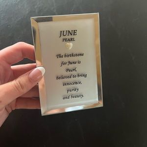 June birthstone sign